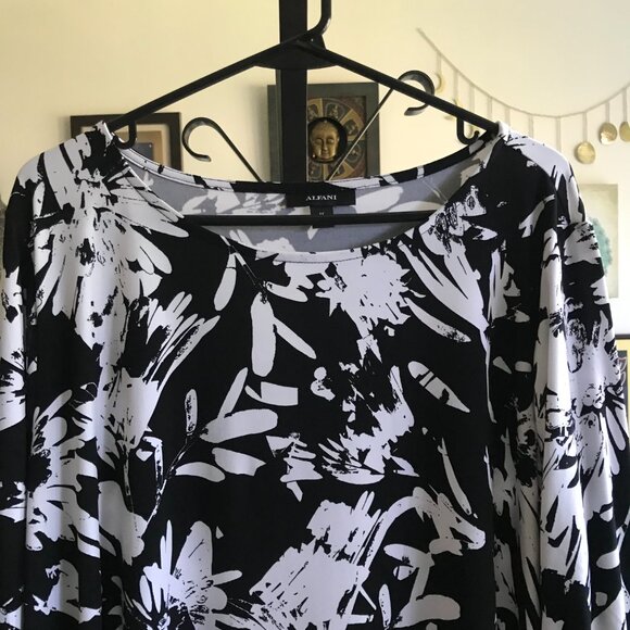 ALFANI size 3X Black & White Floral Stretch Jersey Draping Tunic Sharkbite - Picture 2 of 4